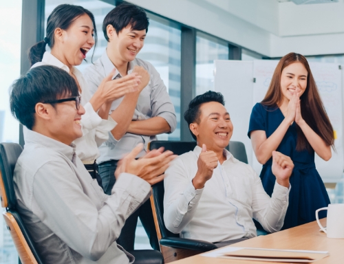 在友達學習、成長茁壯