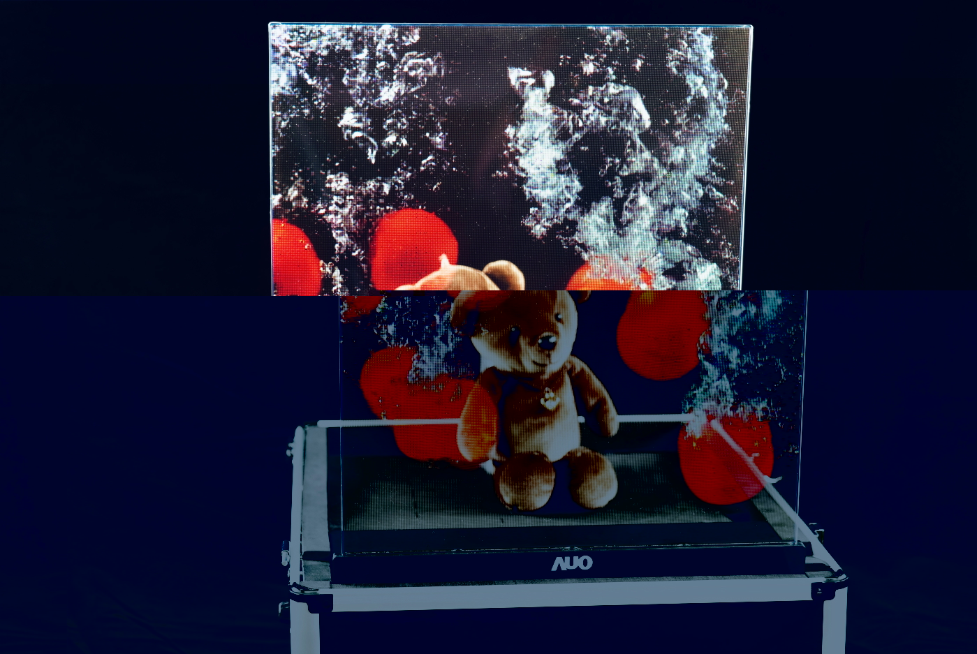 友達領先研發Micro LED透明顯示器，具備高穿透、低繞射、高亮度、可拼接之特性，可應用於智慧移動、智慧零售、商業展示等多元場域