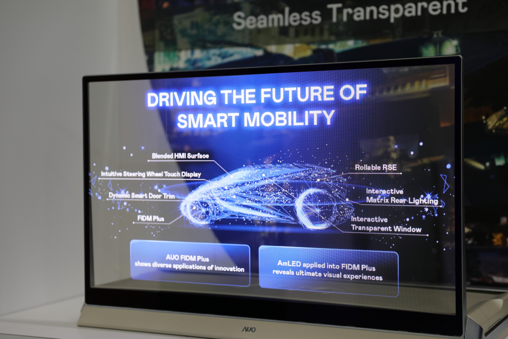 beats365凭借着超高亮度和透明度，这款30吋透明Micro LED显示器在AR系统与智慧零售具有潜在的应用价值。