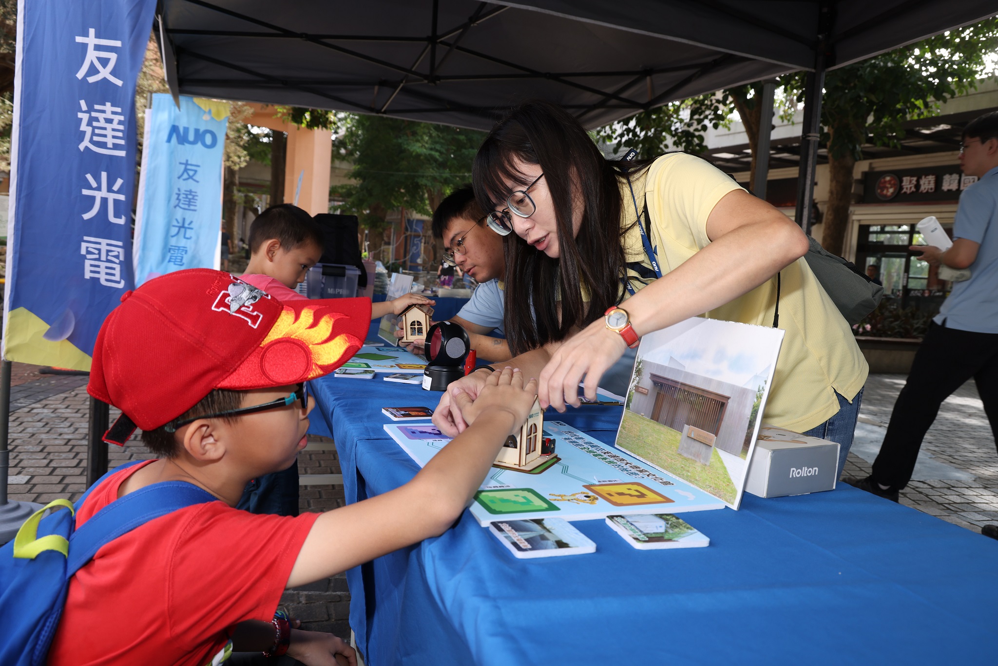 友達投入永續素養教育多年，從自身的環境教育場域走入校園、各式活動現場，合作夥伴亦擴及到NGO、公部門與供應鏈，豐碩成果獲「社會共融領袖獎」