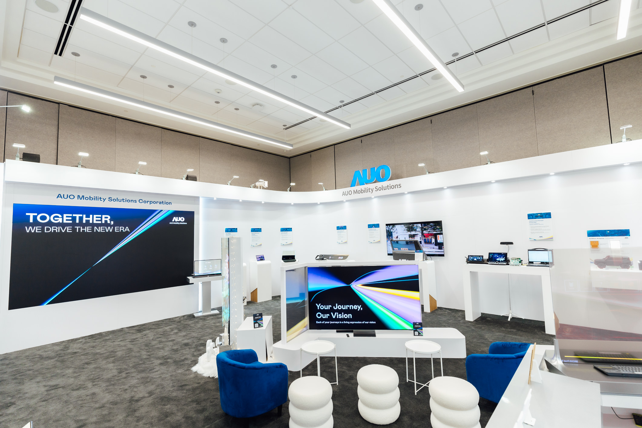 友達智慧移動在AI與軟體定義汽車的演進下，重新定義顯示人機互動，致力與產業客戶合作共創，打造具差異化、功能擴展彈性的未來座艙體驗。